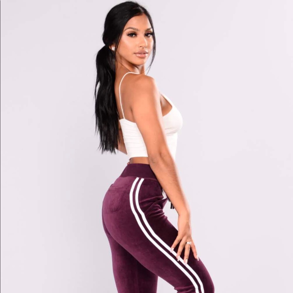 ✨NWOT Fashion Nova Velour Jogger